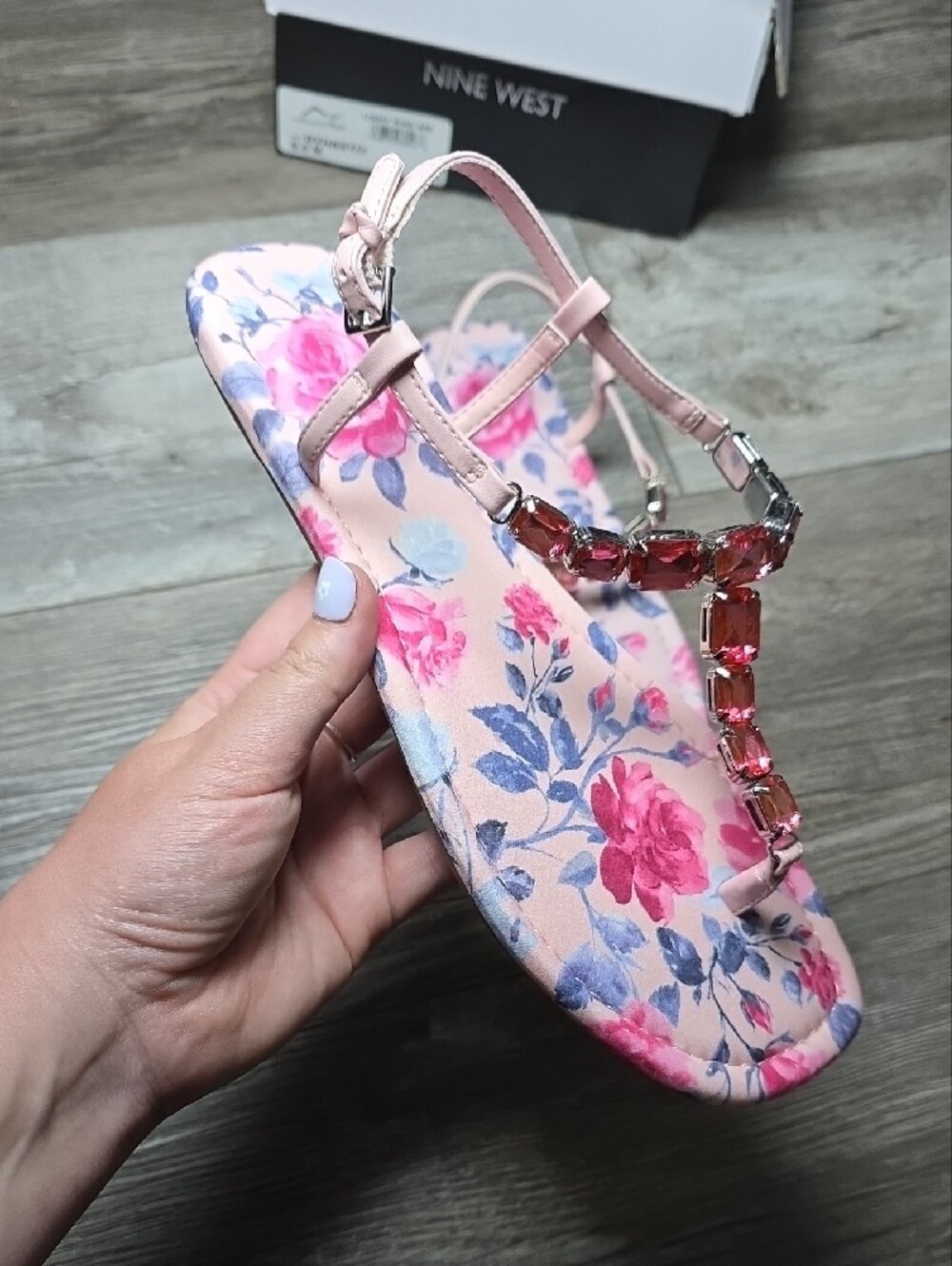 Nine West Women's Dynasti Embellished T-Strap Flat Sandals Sz 8.5 *NWOB - Picture 3 of 9